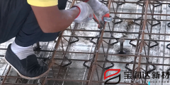 河北鋼筋桁架樓承板現(xiàn)場鋼筋綁扎