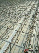 寶潤達新密工地鋼筋桁架樓承板施工中